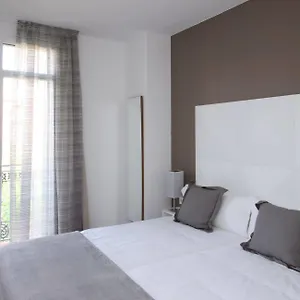 Mh , Barcelona Hiszpania